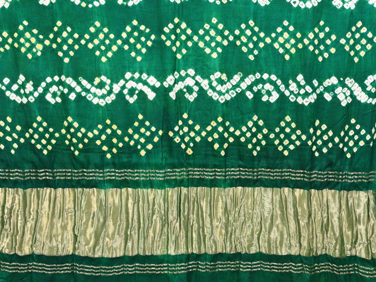 Elegant Green Jacquard Zari Bandhani Saree with Lagdi Patta Border - CLOHI